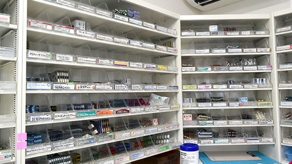 まつもと薬局　めむろ店の薬棚