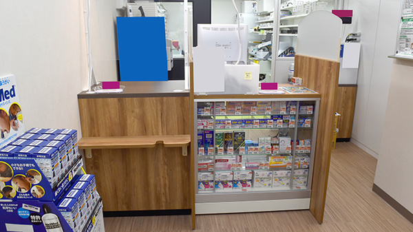 コクミン薬局　京都PORTA駅ビル店の受付/カウンター
