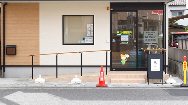 たんぽぽ薬局　瑞浪店の入口