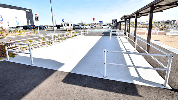 クオール薬局 ジ・アウトレット湘南平塚店の駐輪場
