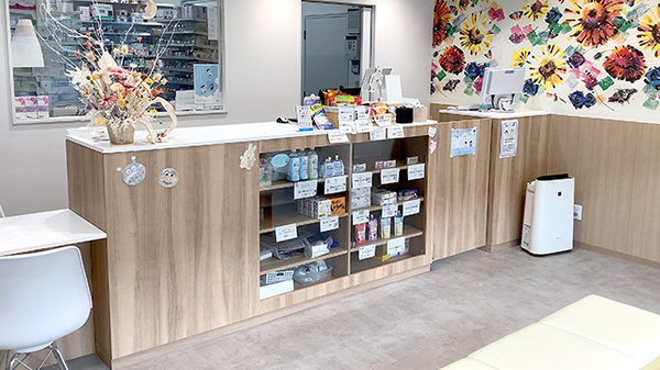 衣香堂薬局港南台店の受付/カウンター