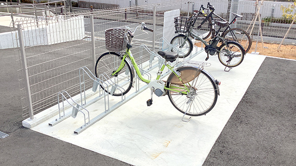 衣香堂薬局港南台店の駐輪場