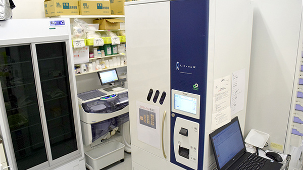 新生堂薬局博多在宅サポートセンターの調剤器具
