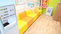調剤薬局ツルハドラッグいわき泉店の待合スペース