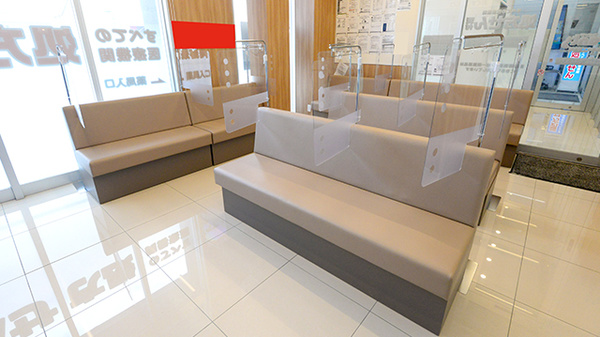 ウォンツ宇品東6丁目薬局の待合スペース