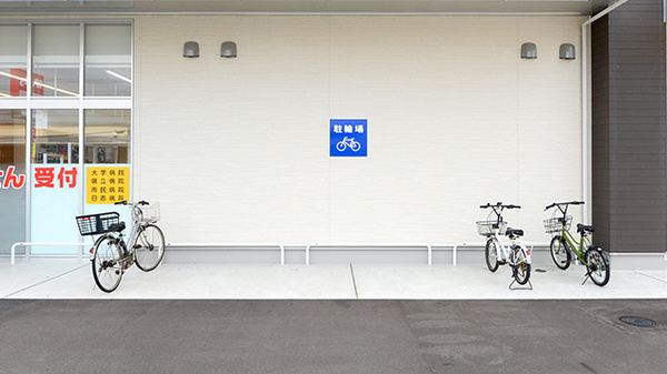 ウォンツ宇品東6丁目薬局の駐輪場