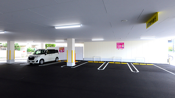 レデイ薬局　鹿田本町店の駐車場