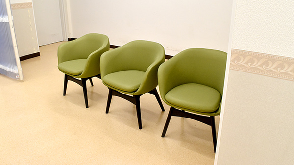 ユタカ薬局　百万遍の待合スペース