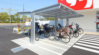 スギ薬局 鶴見諸口店の駐輪場