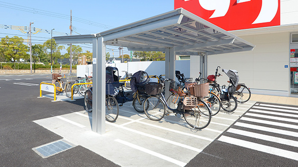 スギ薬局 鶴見諸口店の駐輪場