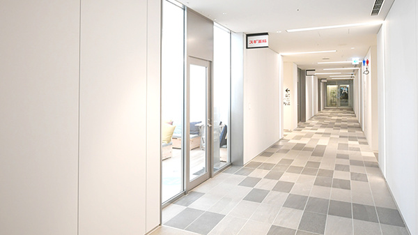 スギ薬局 羽田イノベーションシティ店の入口