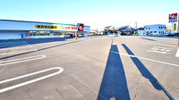 スギ薬局 岡谷南店の駐車場