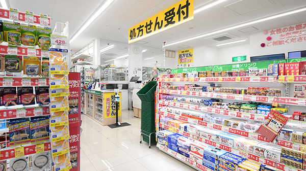 スギ薬局 銀座一丁目店の入口