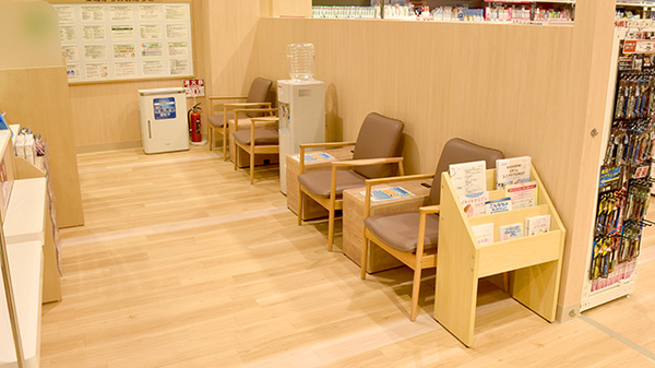 イオン薬局第二東岸和田店の待合スペース