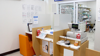 アカカベ薬局　柏原大正店の受付/カウンター