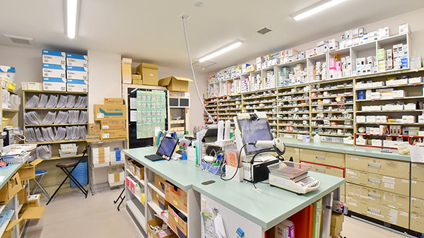 サエラ薬局 牧野店の調剤室