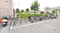 サエラ薬局 牧野店の駐輪場