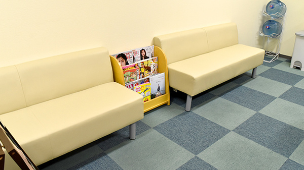 ミックス薬局くすがみ店の待合スペース