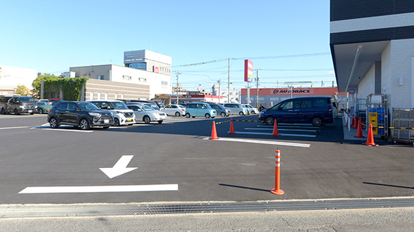 ウォンツ福山野上薬局の駐車場