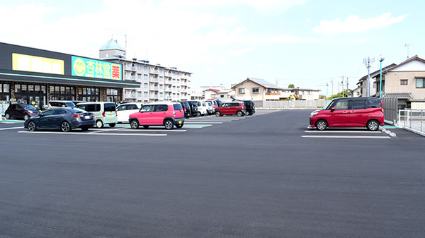 杏林堂薬局島田駅南店の駐車場