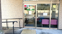 石橋町薬局の入口