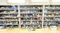 石橋町薬局の薬棚
