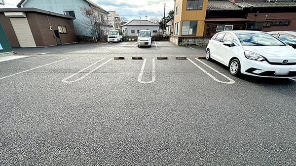 ブレーメン薬局みわのえ店の駐車場