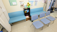 キリン堂薬局　吹田南金田店の待合スペース