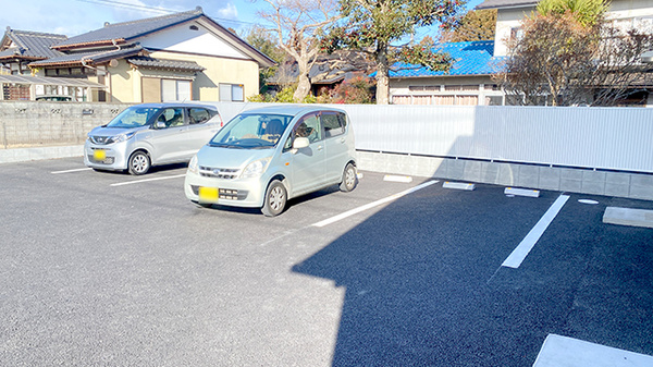 コスモファーマ薬局　いりの店の駐車場