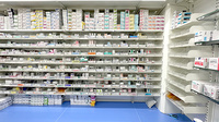 調剤薬局ツルハドラッグ北見東三輪店の薬棚