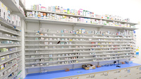 スギ薬局 柏の葉店の薬棚