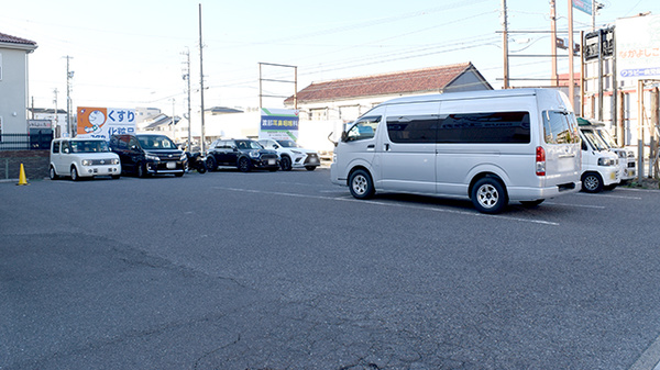 ユタカ薬局　岩倉の駐車場