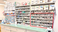 あおぞら薬局　越ケ谷店の薬棚