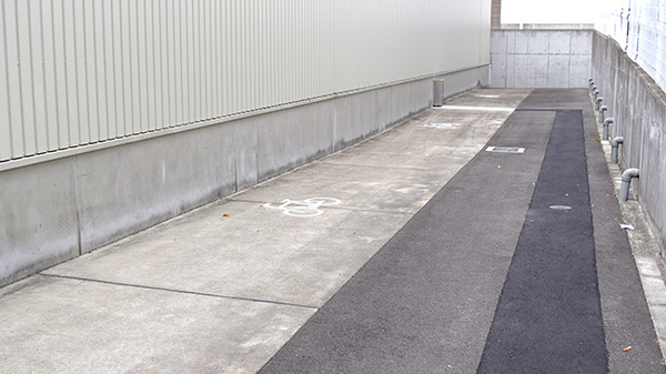 コスモス調剤薬局　松井山手店の駐輪場
