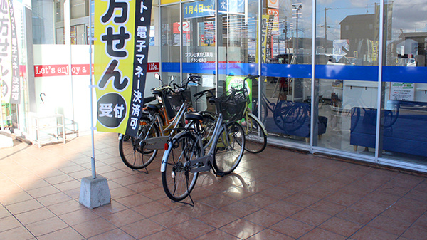ププレひまわり薬局グラン松永店の駐輪場