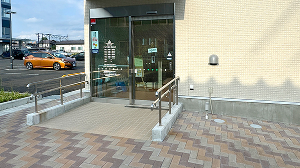 そうごう薬局 西仙北店の入口