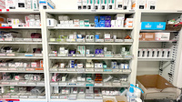 つつじ薬局の薬棚