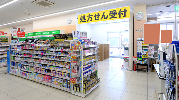 V･drug　上野台薬局の入口