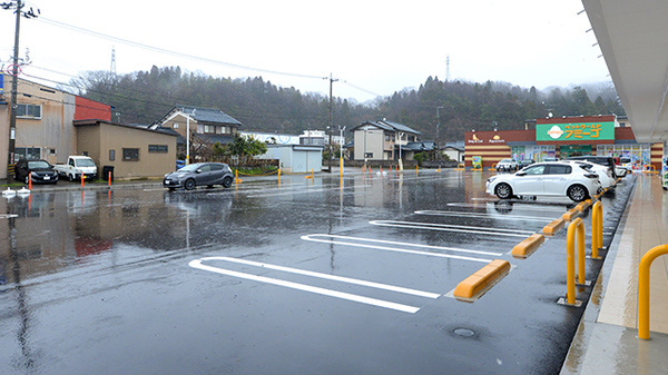 スギ薬局 やしろ店の駐車場