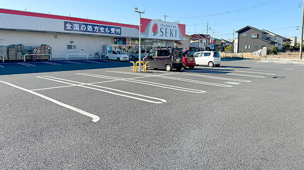 セキ薬局　鷲宮西店の駐車場