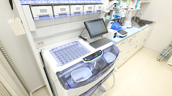 調剤薬局ツルハドラッグ薬院店の調剤器具