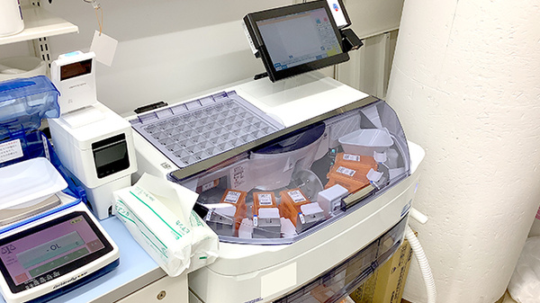 ココカラファイン薬局目黒店の調剤器具