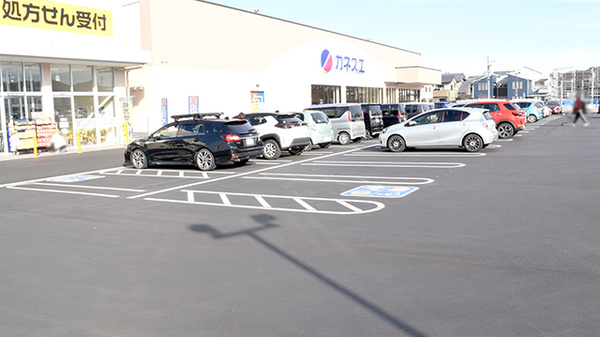 クリエイト薬局幸田大草店の駐車場
