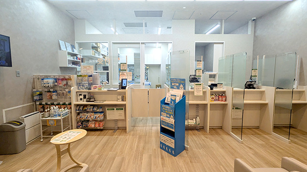 そうごう薬局 麻布台ヒルズ店の受付/カウンター