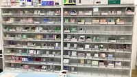こばり西大通薬局の薬棚