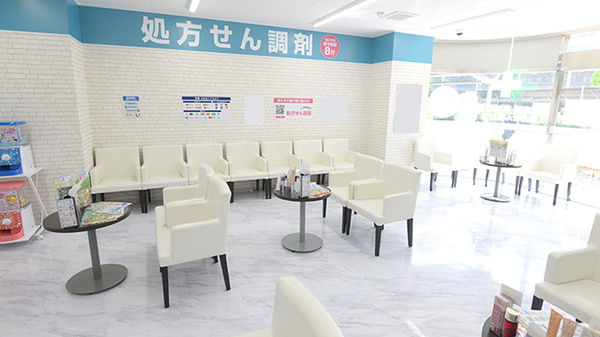 薬局日本メディカルシステム 西宮北口店の待合スペース