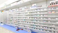 スギ薬局 海老名中央店の薬棚