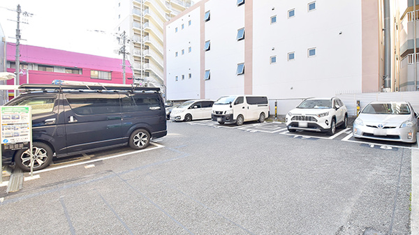 スギ薬局 服部天神駅前店の駐車場