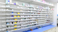 スギ薬局 東新小岩店の薬棚