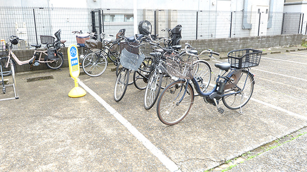 スギ薬局 東新小岩店の駐輪場
